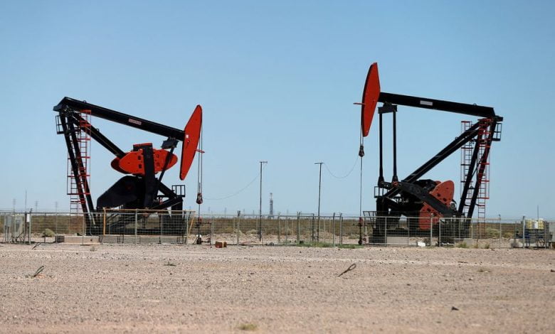 Los precios del petróleo suben por las bajas probabilidades de que aumente la oferta de la OPEP+