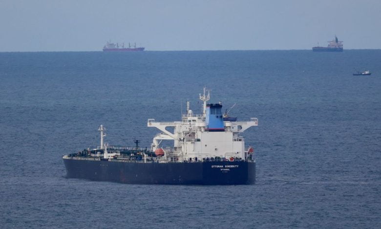 Los petroleros en cola para transitar por el Estrecho de Turquía enfrentan más demoras: fuentes